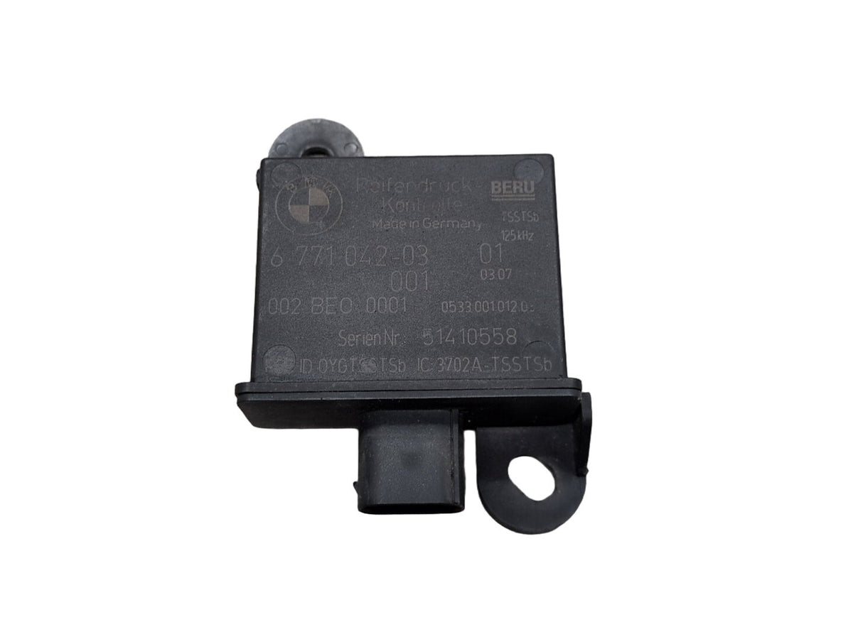 2008-2013 BMW 128i E82 RDC TPMS Tire Pressure Monitoring System Module 6771042 OEM