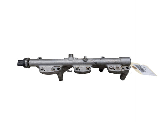 BMW F30 340i B58B30M0 Engine Motor Fuel Injector Rail Line 7639975