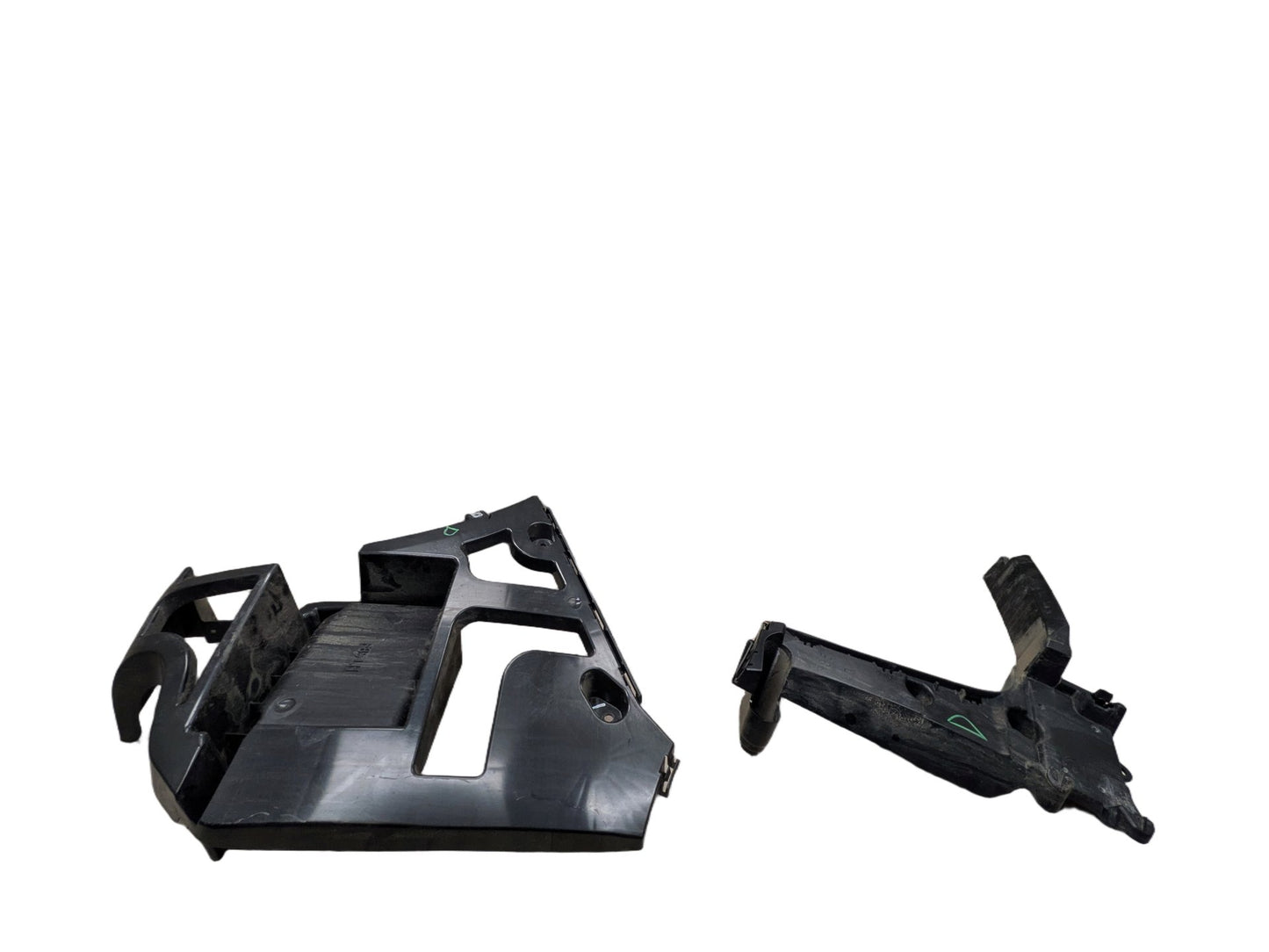 14-18 OEM BMW F85 X5M REAR Left Driver Side Bumper Bracket Guide Support Mount