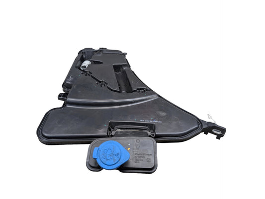 OEM BMW G12 G30 540 M550 750 M760 Windshield Wiper Washer Reservoir Tank Pump