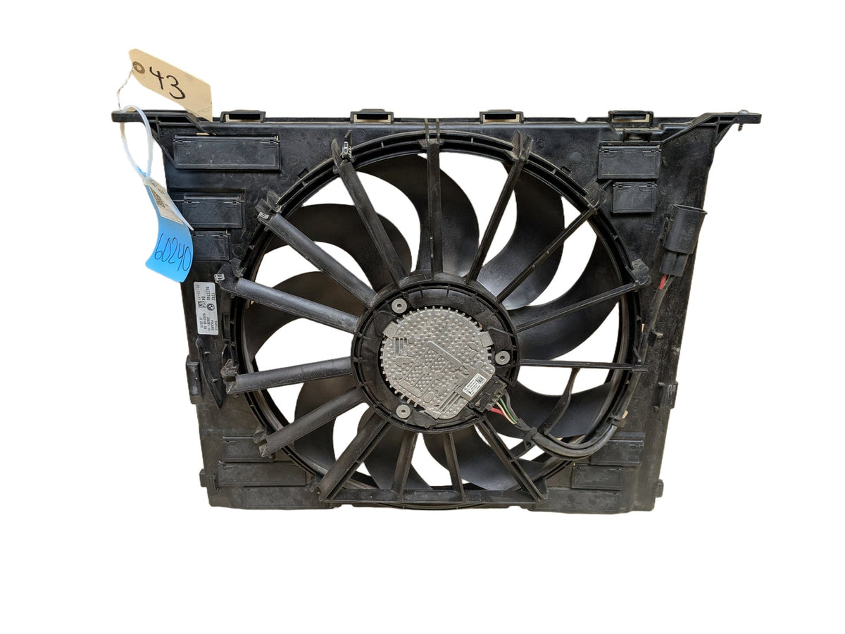 2017-2023 BMW 530i G30 Radiator Fan Shroud Housing w/ Motor 7953400