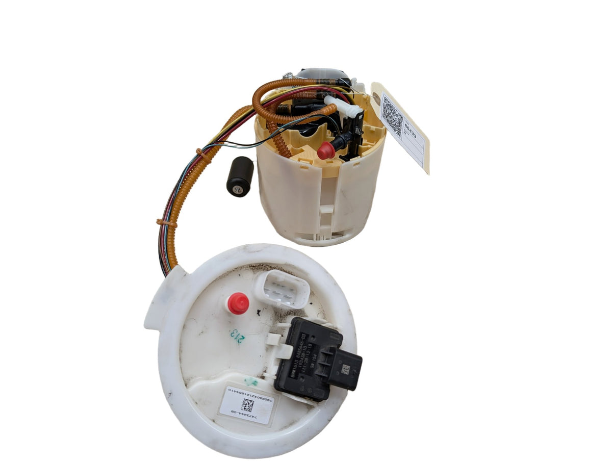 OEM BMW G20 G22 G23 G26 G42 330 M340 430 M440 Gas Tank Mounted Sending Fuel Pump