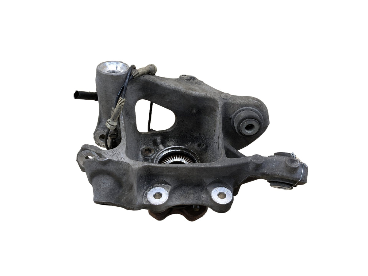 2016-2019 BMW 740i G12 Rear Right Spindle Knuckle w/ Bearing 6861136 OEM
