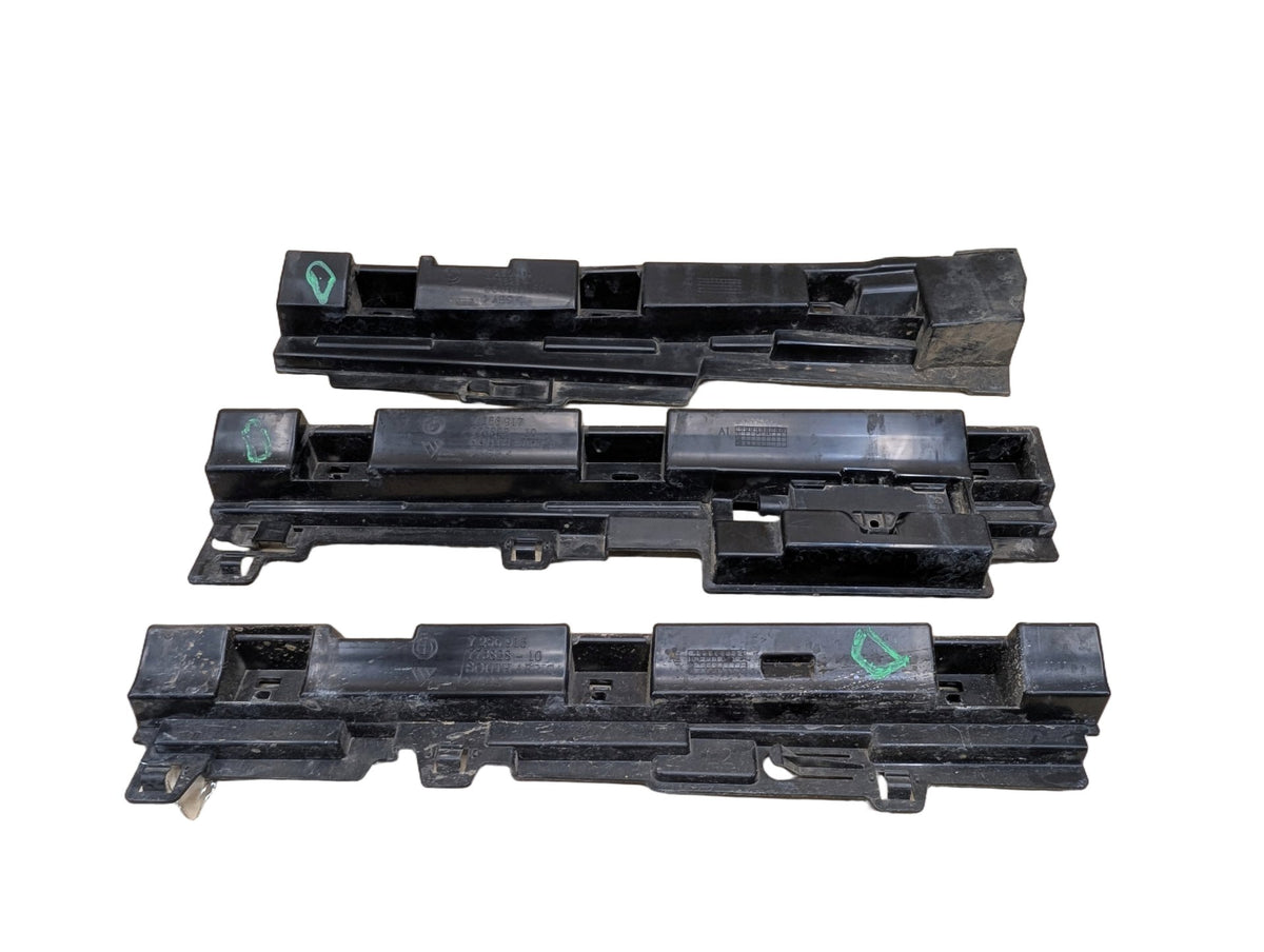 2012-2018 BMW 335i F30 Left Driver Side Skirt Rocker Panel Brackets SET 7256919