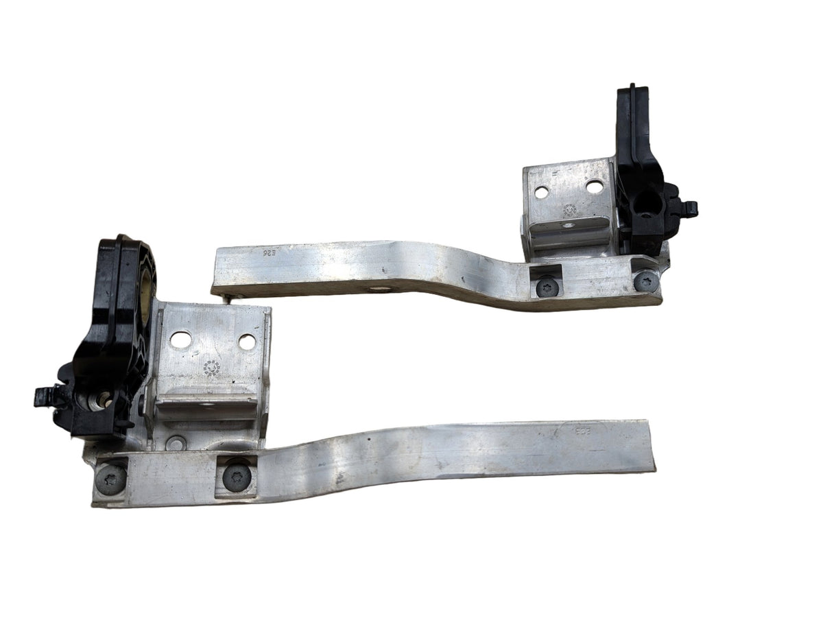 2010-2017 BMW 535i GT xDrive F07 Cooling Radiator Brackets SET 7186513 OEM