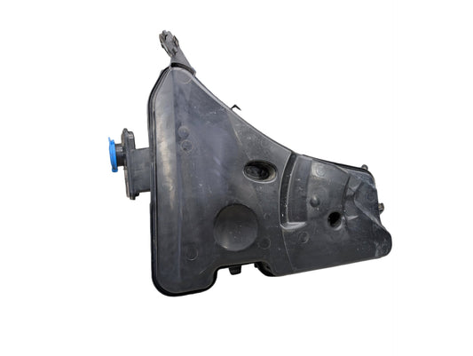 OEM BMW G12 G30 540 M550 750 M760 Windshield Wiper Washer Reservoir Tank Pump