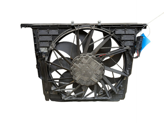 2017-2023 BMW 530i G30 Radiator Fan Shroud Housing w/ Motor 8509743 600W