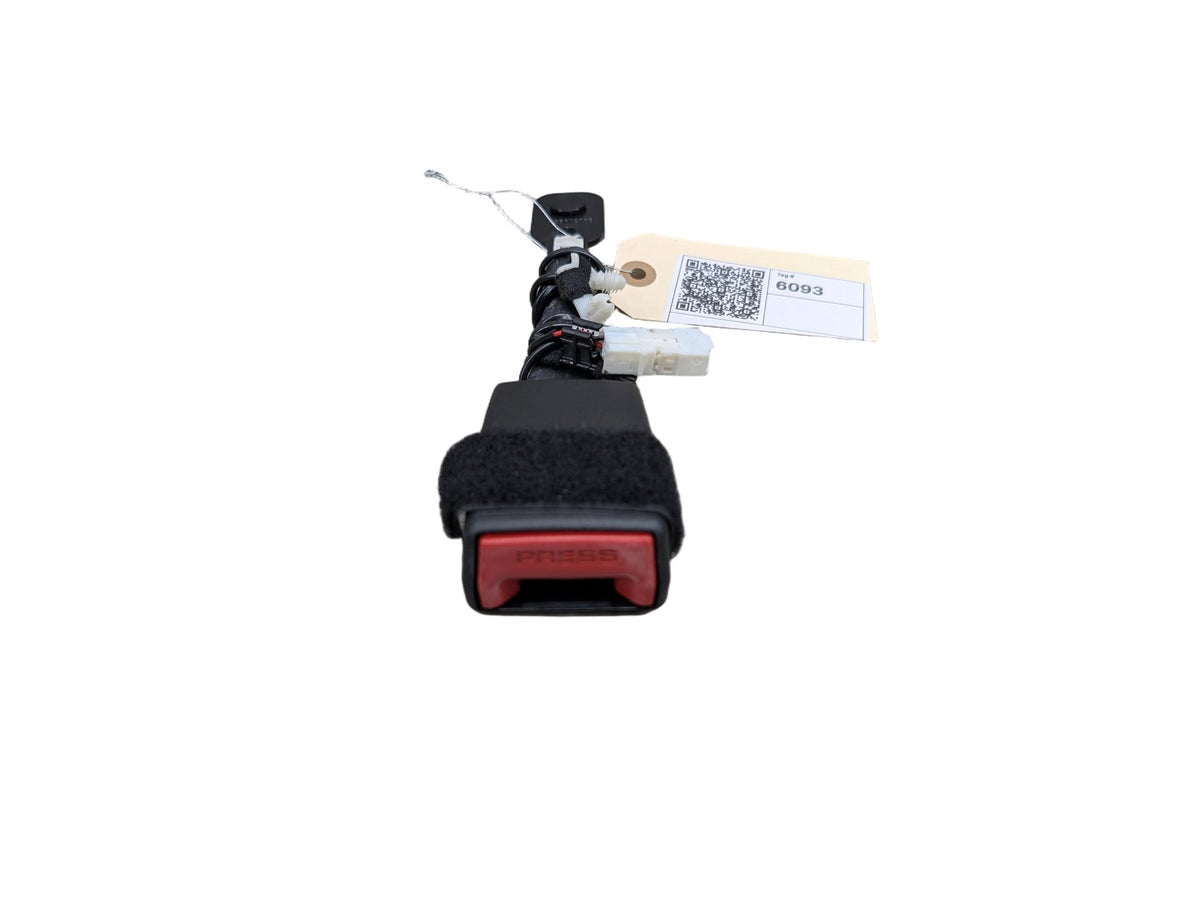 OEM BMW F90 G11 G12 G30 530 540 M550 750 M5 Front Left or Right Seatbelt Buckle