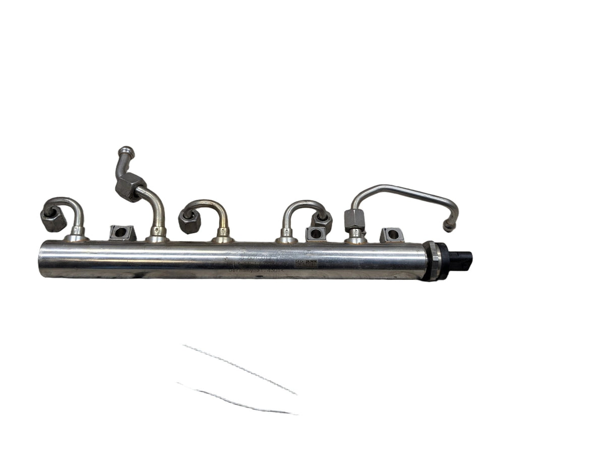 PRE-LCI OEM BMW G12 750 G30 M550 Engine N63R Right Fuel Injector Rail Lines 5-8