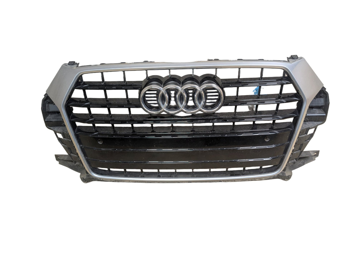 15-18 OEM Audi Q3 8U Front Middle Center Bumper Cover Grille 8U0853651AA