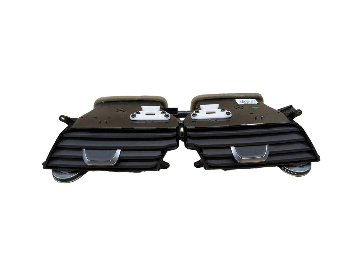 16-22 OEM BMW G11 G12 740 750 M760 Dash Center AC Air Vent Grille