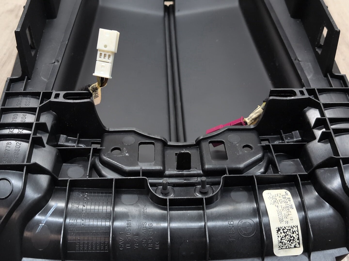 2019 - 2026 BMW X5 G05 Center Console Armrest Arm Rest 9399778 N63B44M3