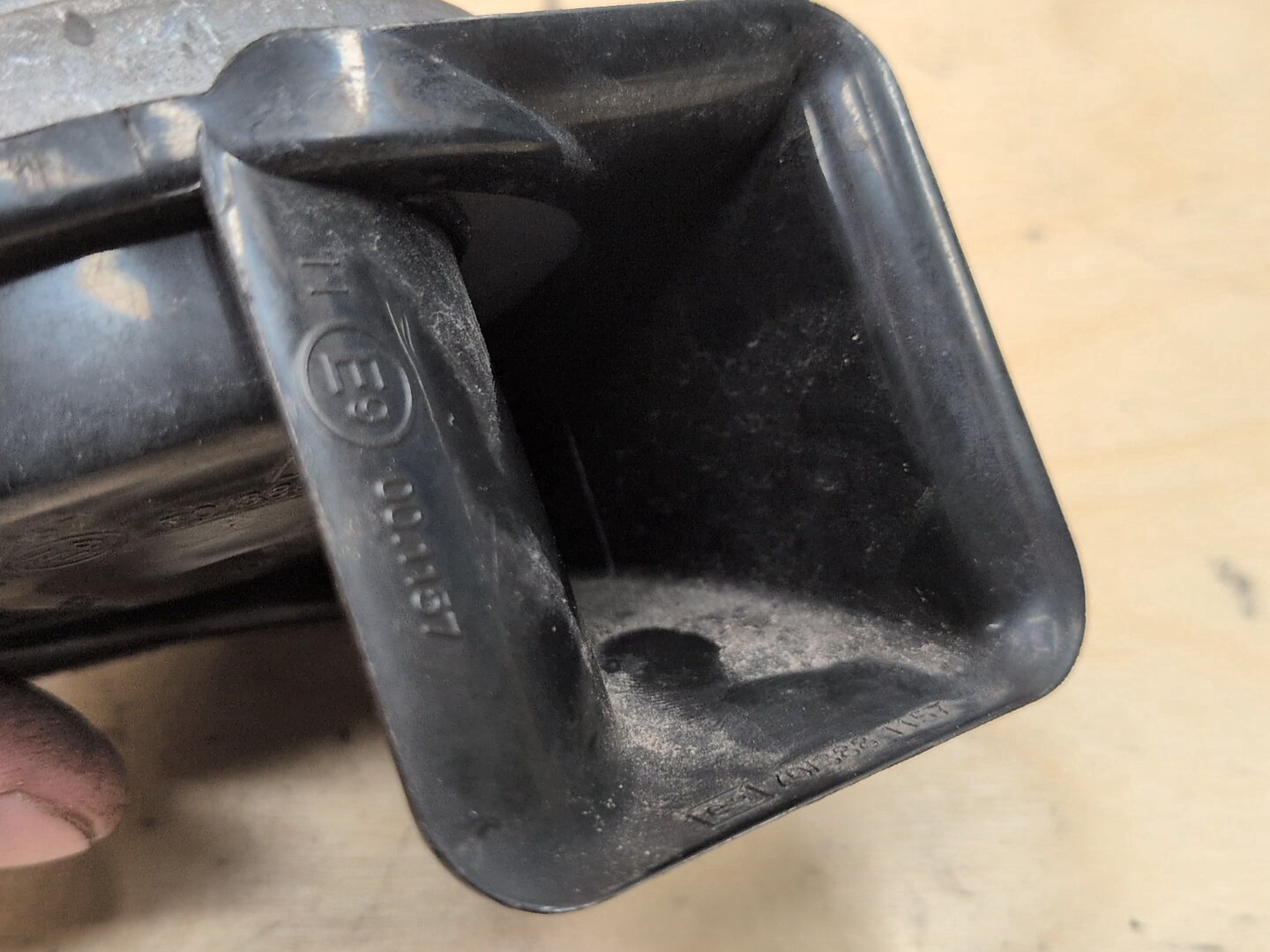 2016-2022 BMW 750i G12 Alarm Horns SET 7342946