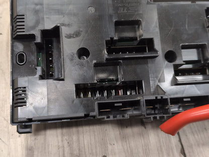 2012-2018 BMW M6 F06 Front Power Distribution Fuse Box 9252815