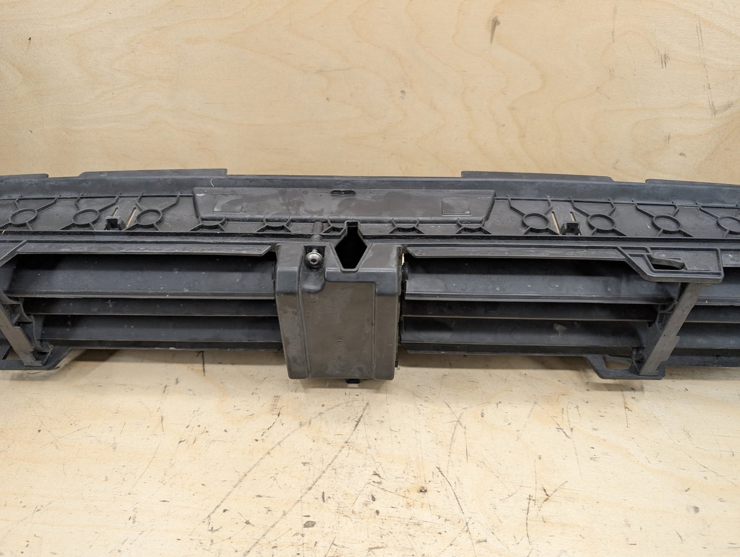 2018-2024 BMW X3 G01 Front Lower Radiator Air Flap Shutter 7497231