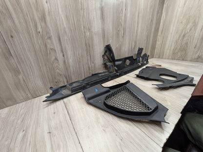 2018-2024 BMW X3 G01 Front Right Passenger Fender Brackets SET 7397492