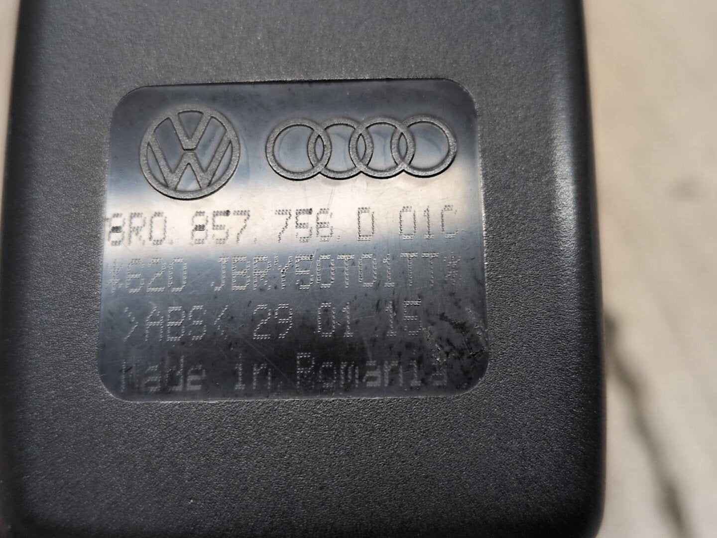2015-2018 Audi Q3 8U Front Right Passenger Seatbelt Seat Belt Buckle 8R0857756D