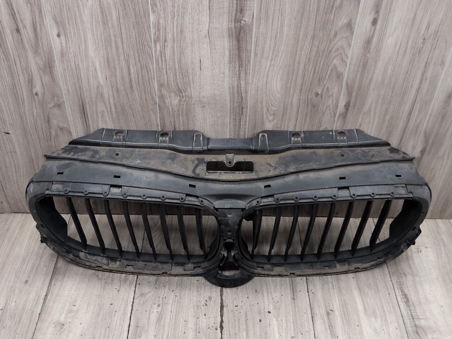 2016-2022 BMW 750i G12 Front Bumper Radiator Air Flap Shutter 8091760 OEM