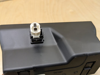 16-19 OEM BMW G11 G12 740 750 M760 Center Console Cup Holder USB Charging Port