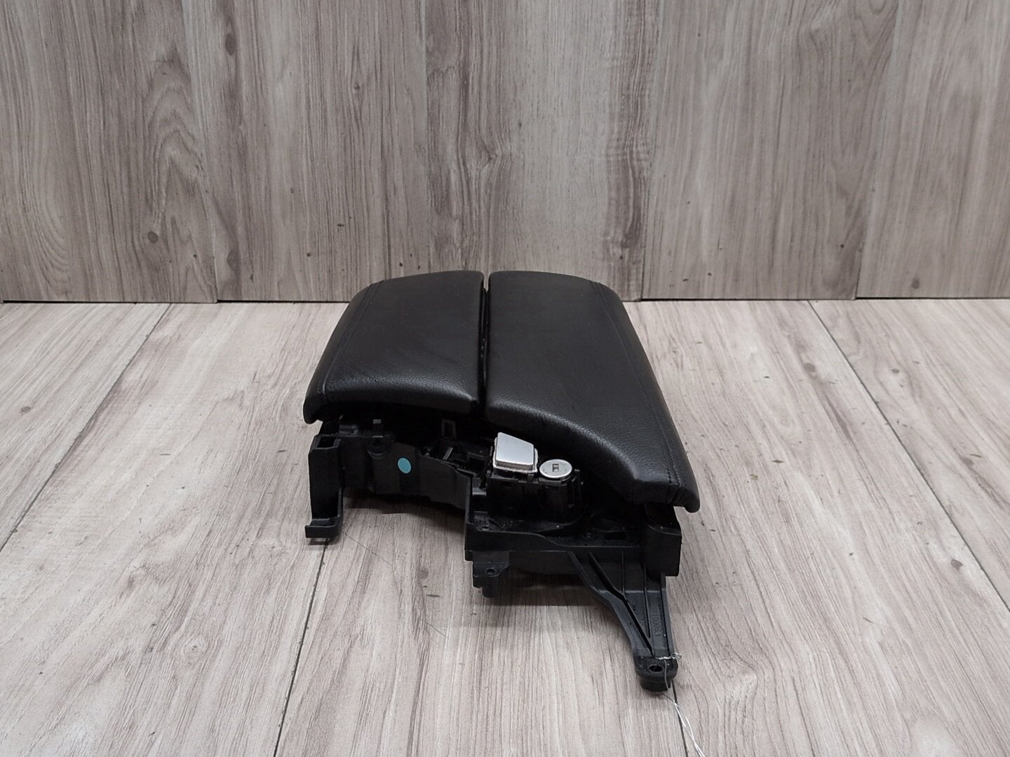 2011-2016 BMW 535i F10 Center Console Armrest Arm Rest 9216865