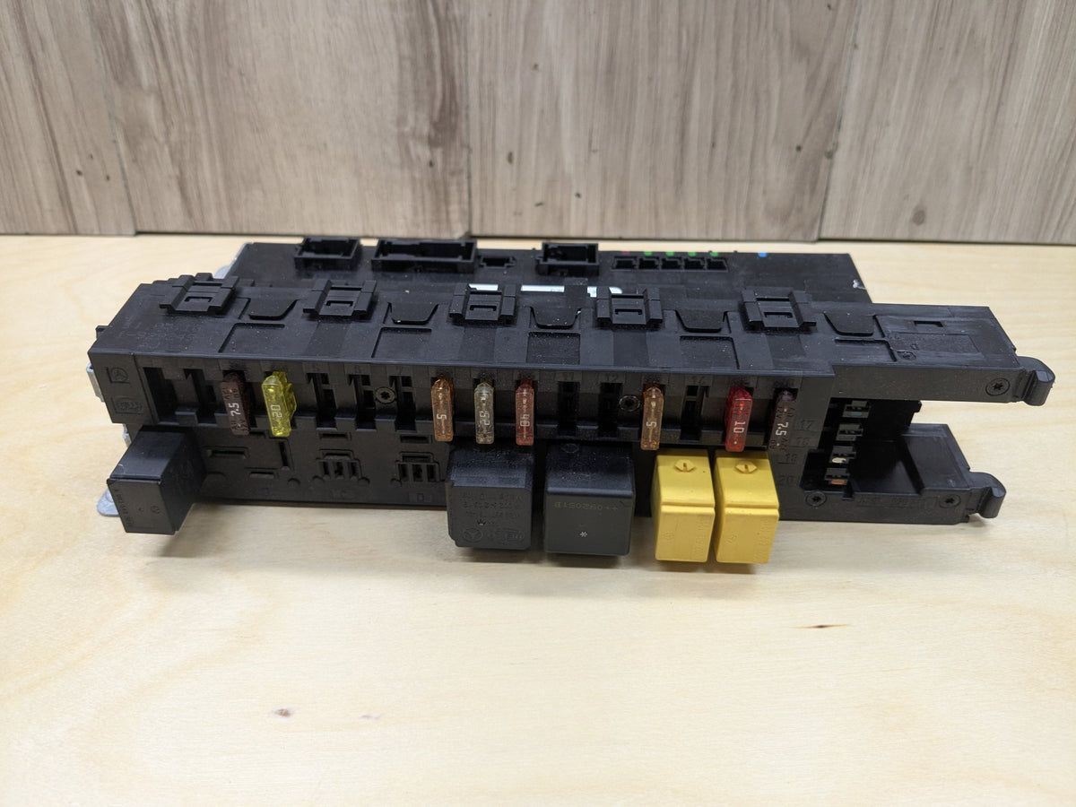2009-2011 Mercedes-Benz SLK-Class R171 Rear Power Distribution Fuse Box OEM