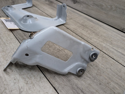 2019 - 2026 BMW X5 G05 Front Right Passenger Fender Brackets SET 7418220 B58B30M1