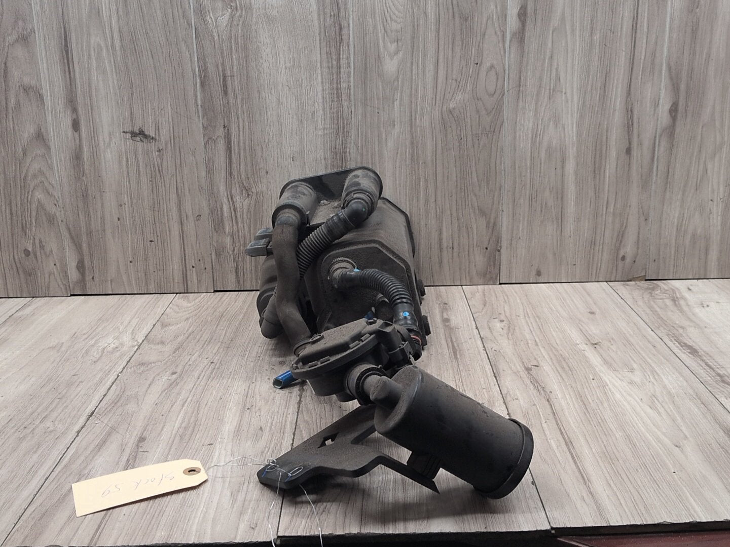 2011-2016 BMW X3 F25 Fuel Vapor Charcoal Canister 7318338