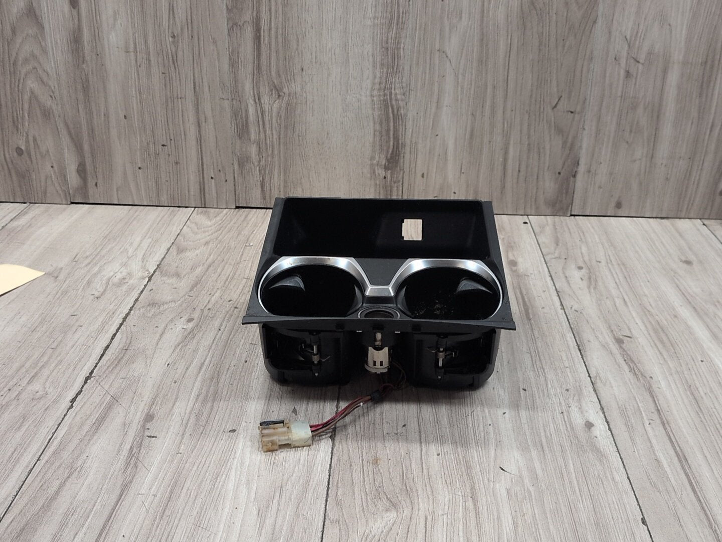 16-19 OEM BMW G11 G12 740 750 M760 Center Console Cup Holder USB Charging Port