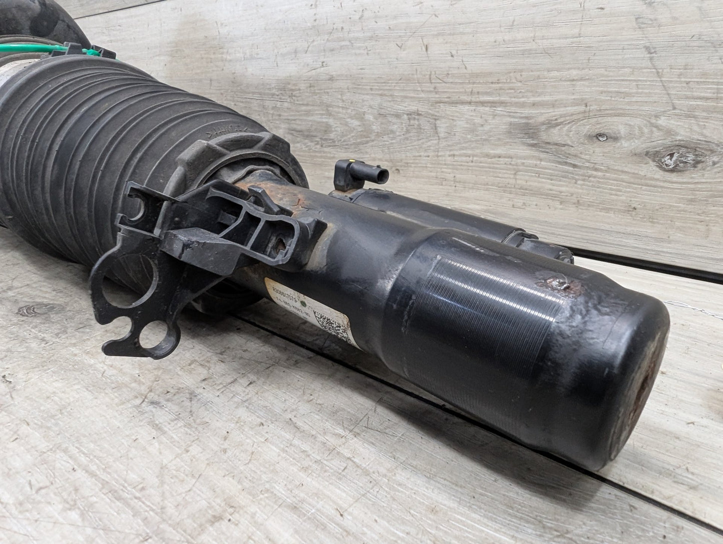 16-21 OEM BMW G12 750 AWD Front Left Driver Air Suspension Strut Shock