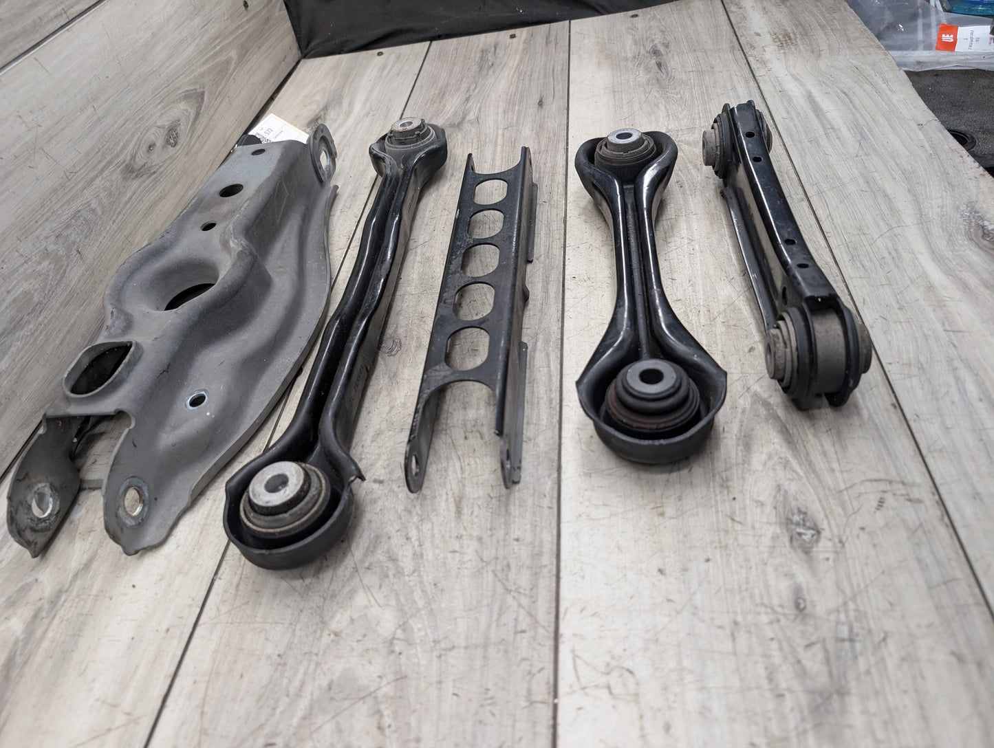 2007 - 2013 BMW 335i E93 Rear Left Driver Control Arms SET 6784293 N54B30O0