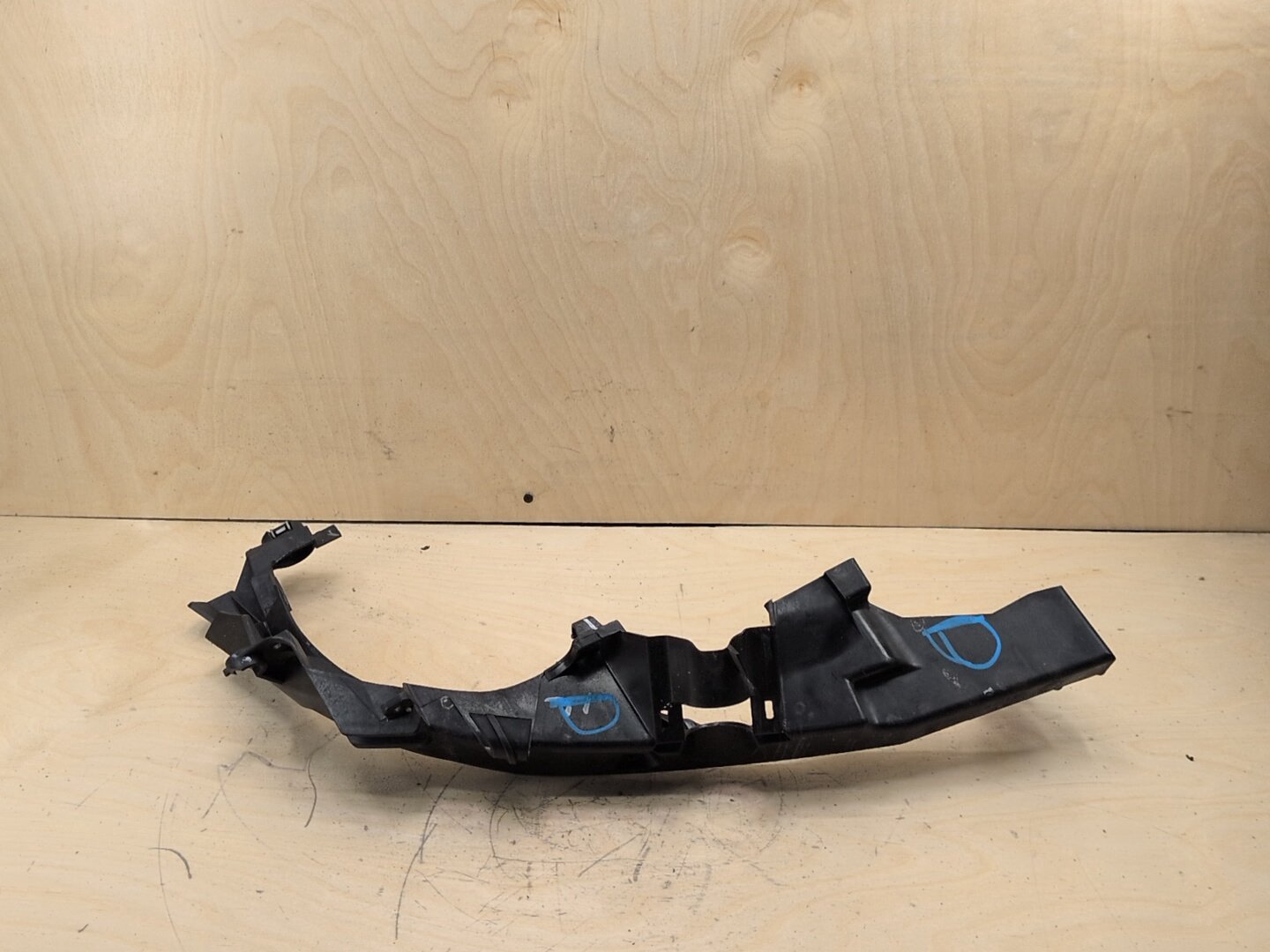 09-11 BMW E90 E91 LCI Front Left Driver Headlight Arm Bracket Mount Plastic