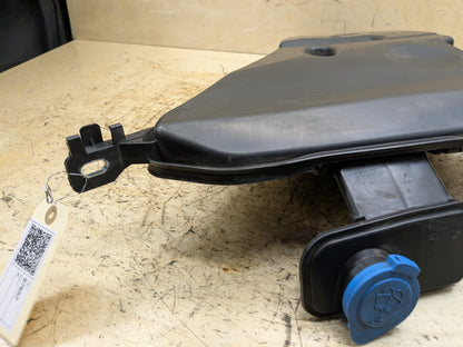 OEM BMW G12 G30 540 M550 750 M760 Windshield Wiper Washer Reservoir Tank Pump