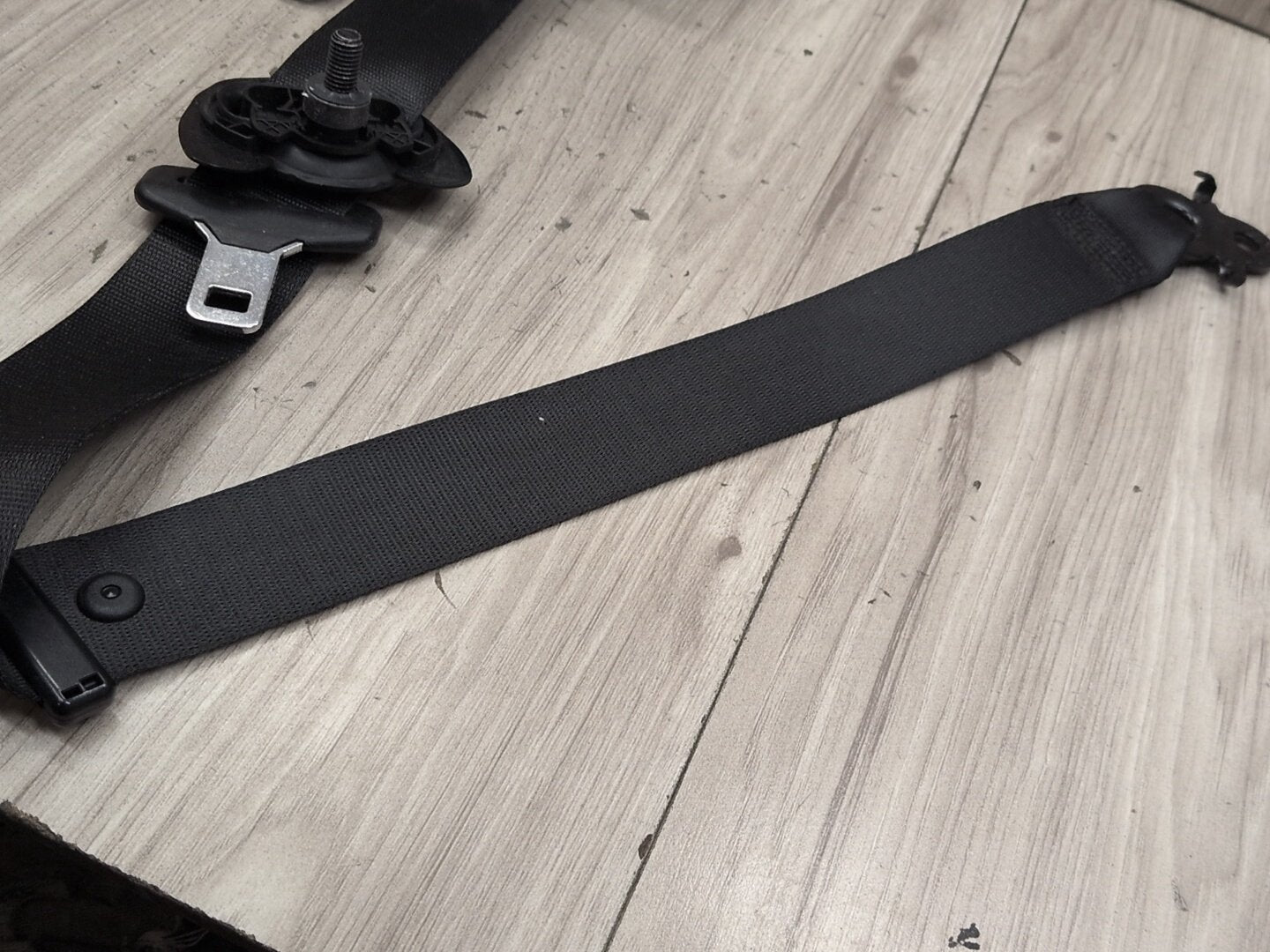 17-23 OEM BMW F90 G30 530 540 M550 M5 Front Left Driver Seatbelt Retractor Black