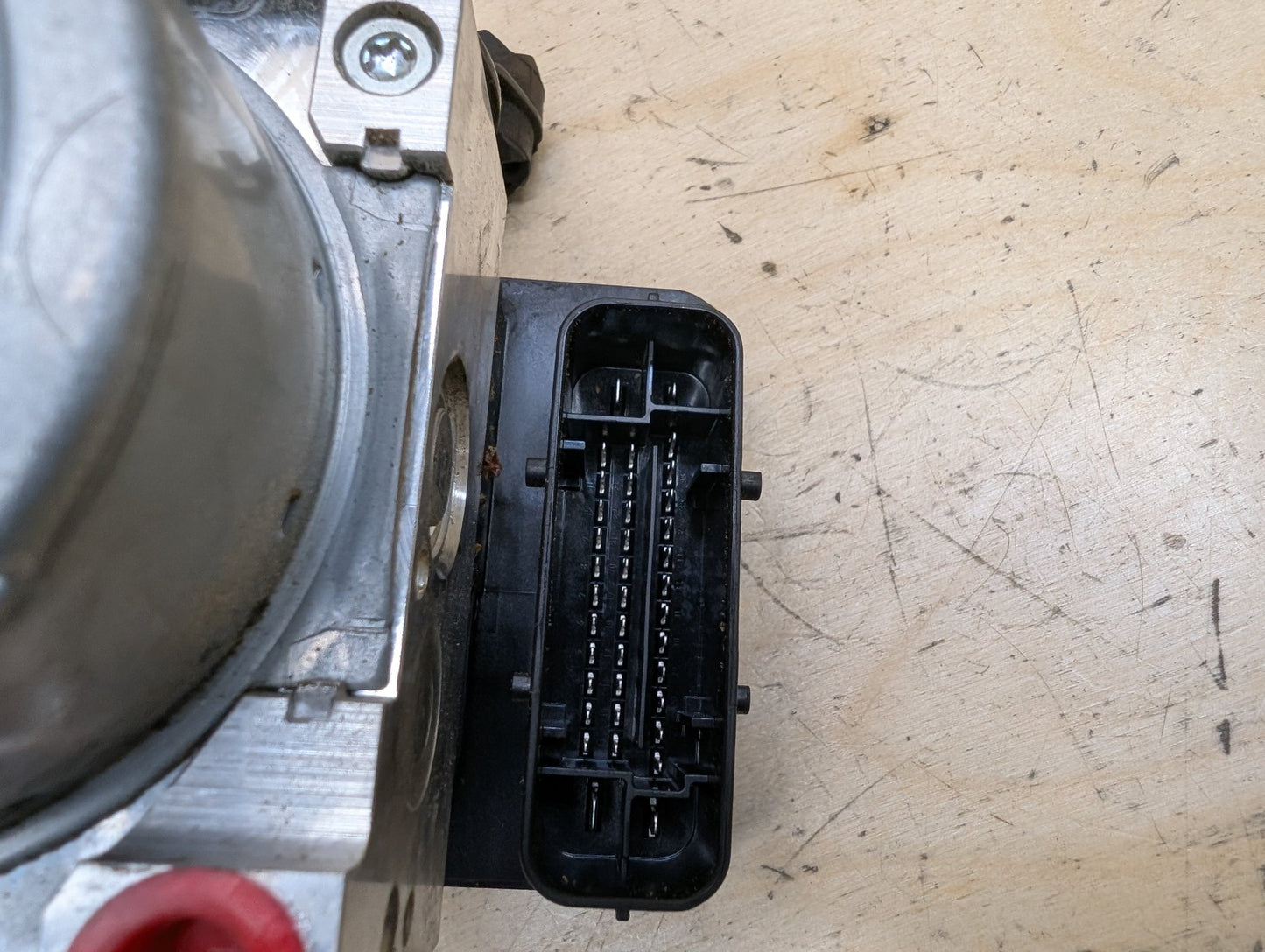2012-2018 BMW 328i F30 ABS Pump Module 6869726