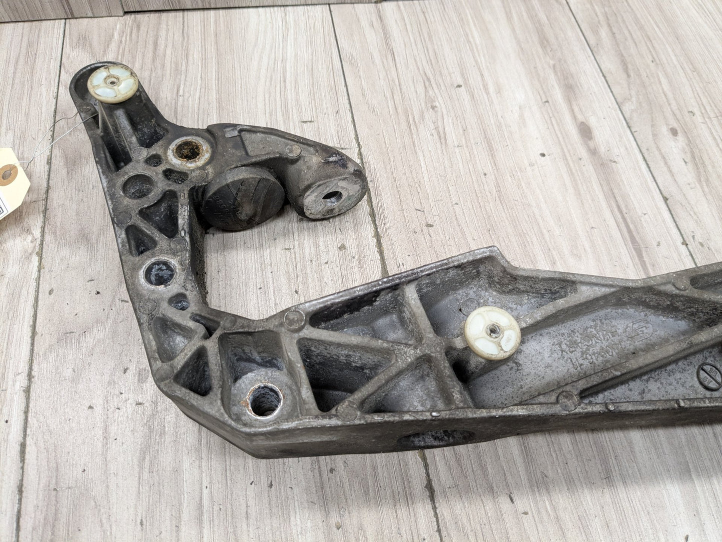 2019 - 2026 BMW X5 G05 Transmission Mount Bracket 8486998 N63B44M3