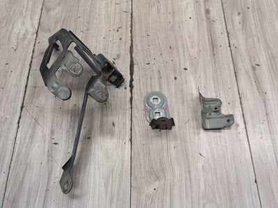 2012-2018 BMW M6 F06 Front Left Driver Fender Brackets SET 7230583 OEM