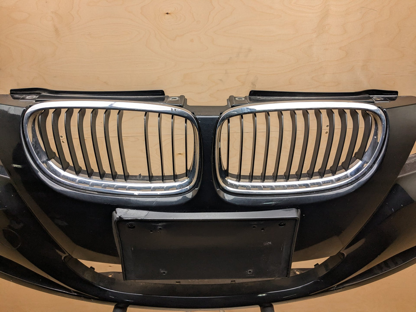 09-11 OEM BMW E90 E91 328 335 Front Bumper Cover w/ Grilles