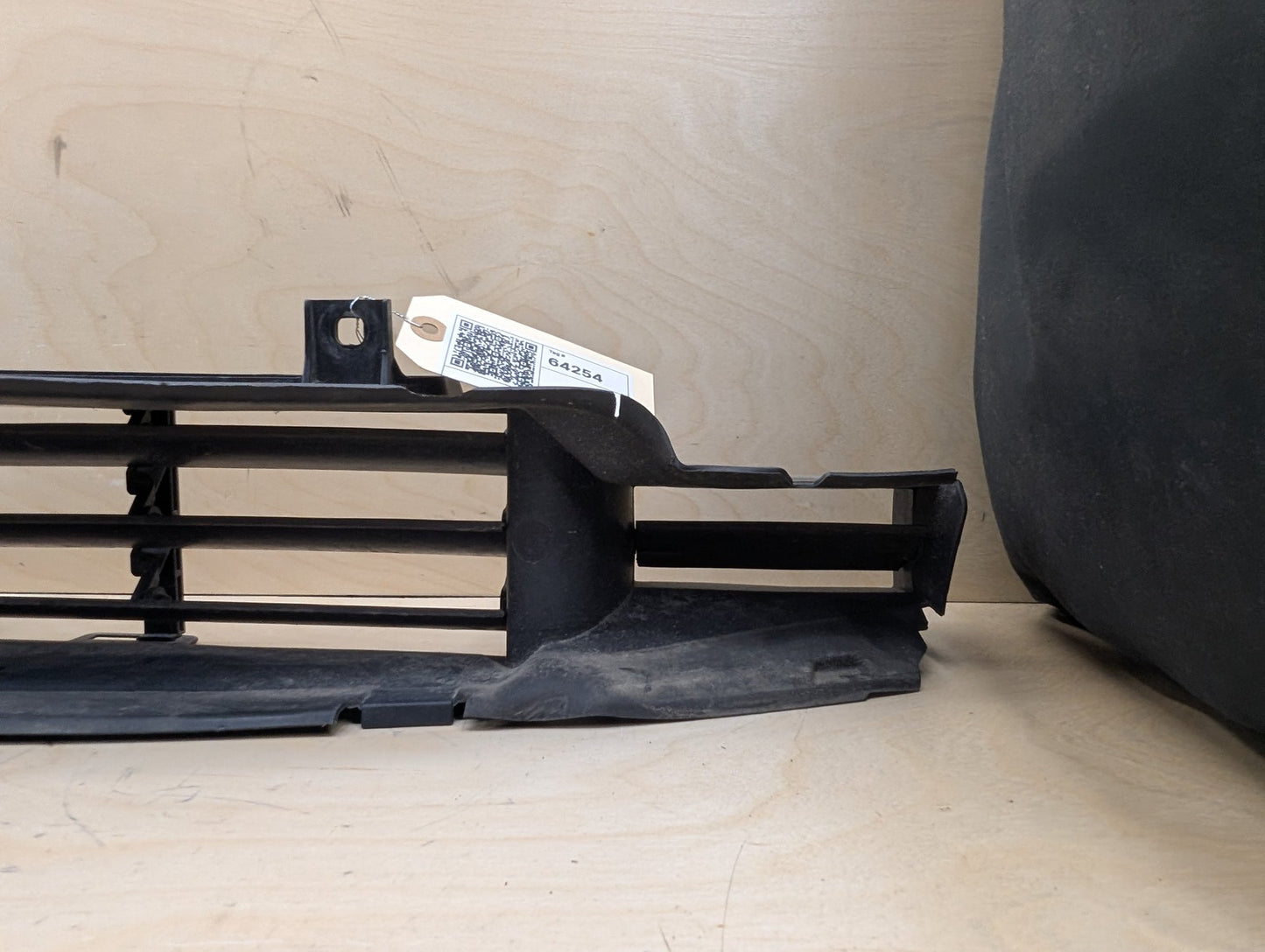 2016-2022 BMW 750i G12 Front Lower Radiator Air Flap Shutter 7497215
