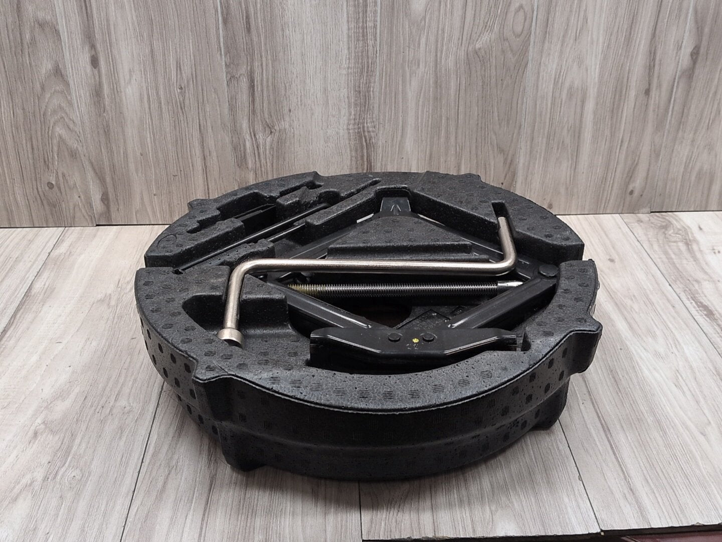 2019-2026 BMW X5 G05 Emergency Spare Wheel Rim Tire Tool Kit SET 6877210