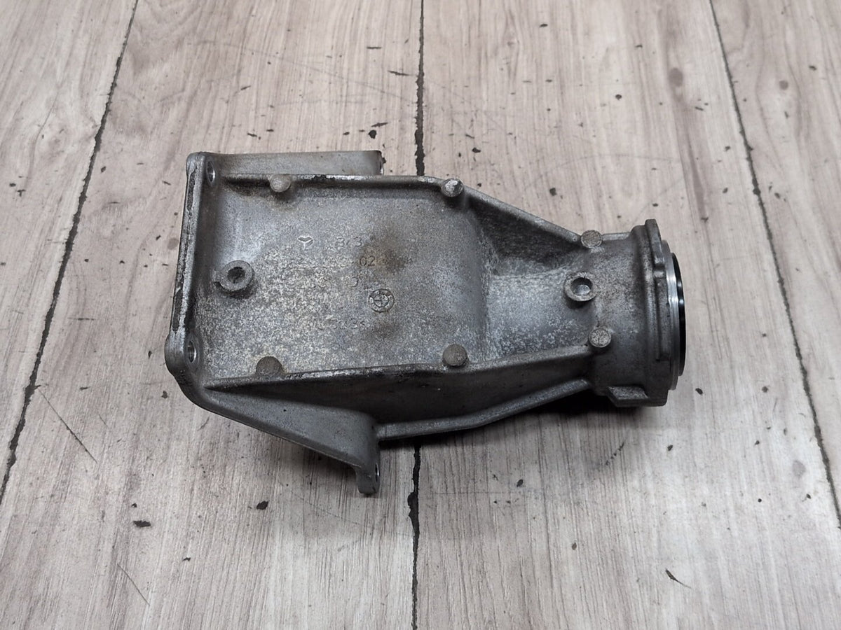 OEM BMW G01 G05 G12 G20 G26 G42 G80 Front Differential Axle Support Bracket