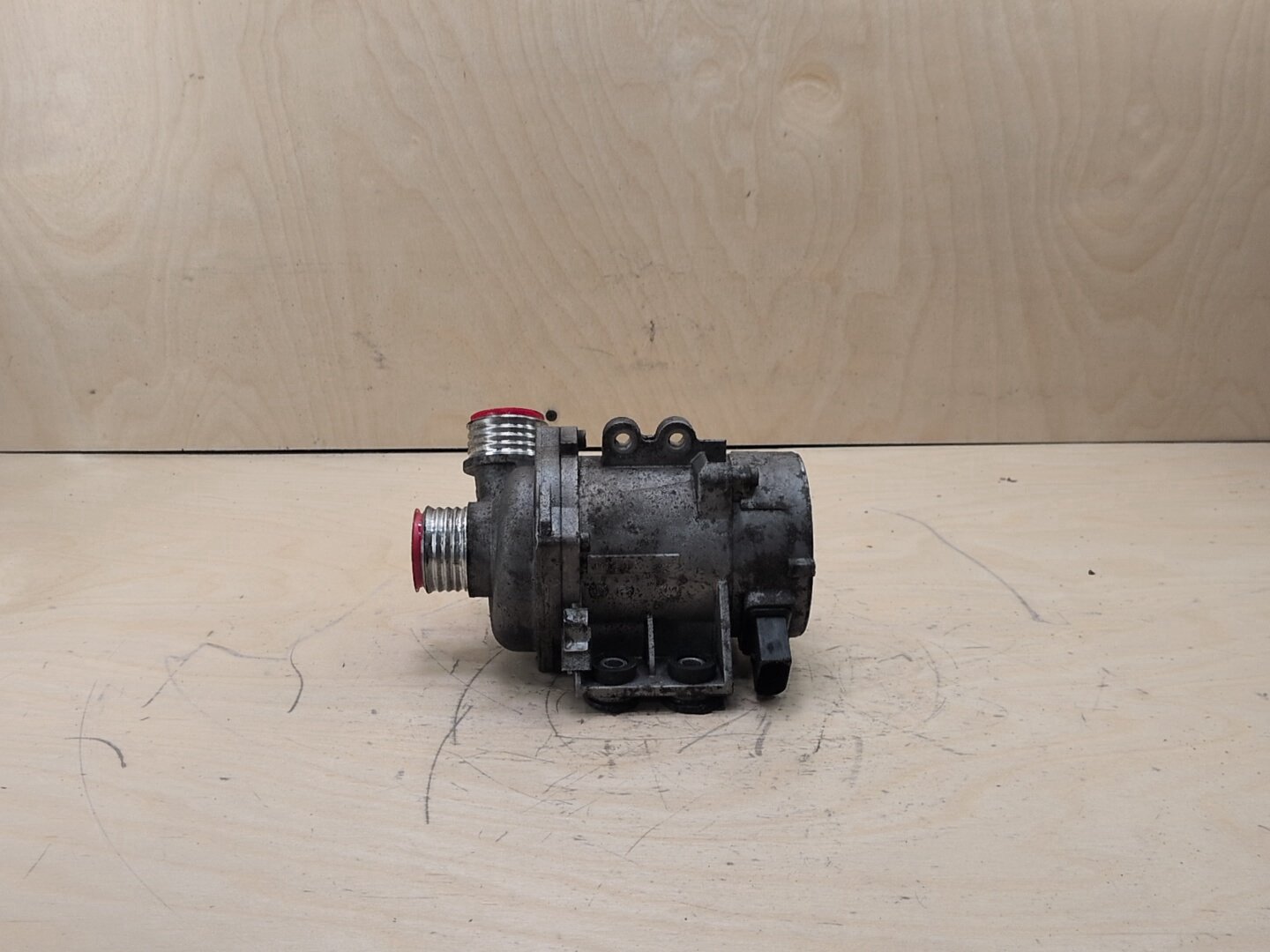 OEM BMW E82 E90 E92 E93 128 328 Engine N52 Auxiliary Electric Water Pump Cooling