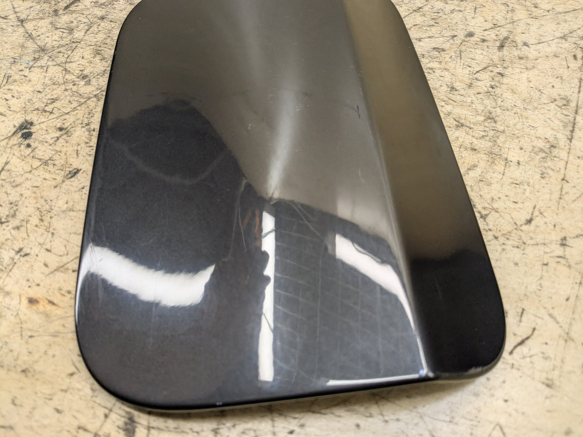 17-23 OEM BMW F90 G30 530 540 M550 M5 Fuel Gas Tank Flap Lid Cover