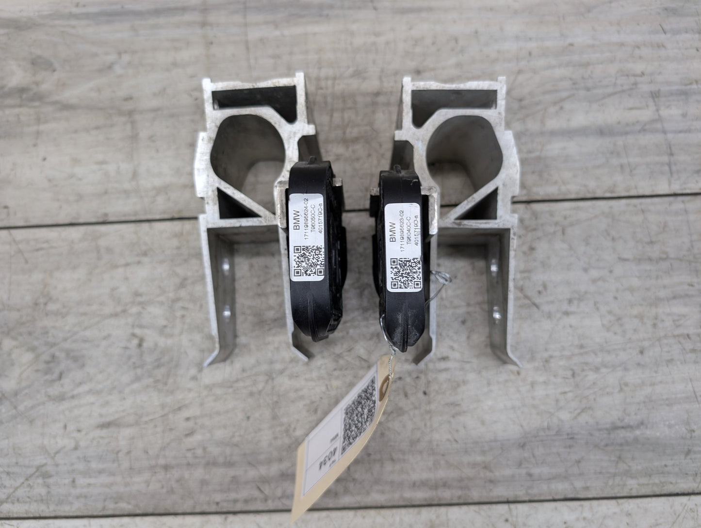 2019 - 2026 BMW 330i G20 Radiator Lower Mounting Brackets SET 7422234 B46B20O1