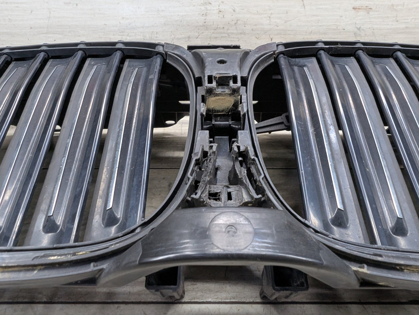 2016-2022 BMW 750Li G12 Front Bumper Radiator Air Flap Shutter 7347374