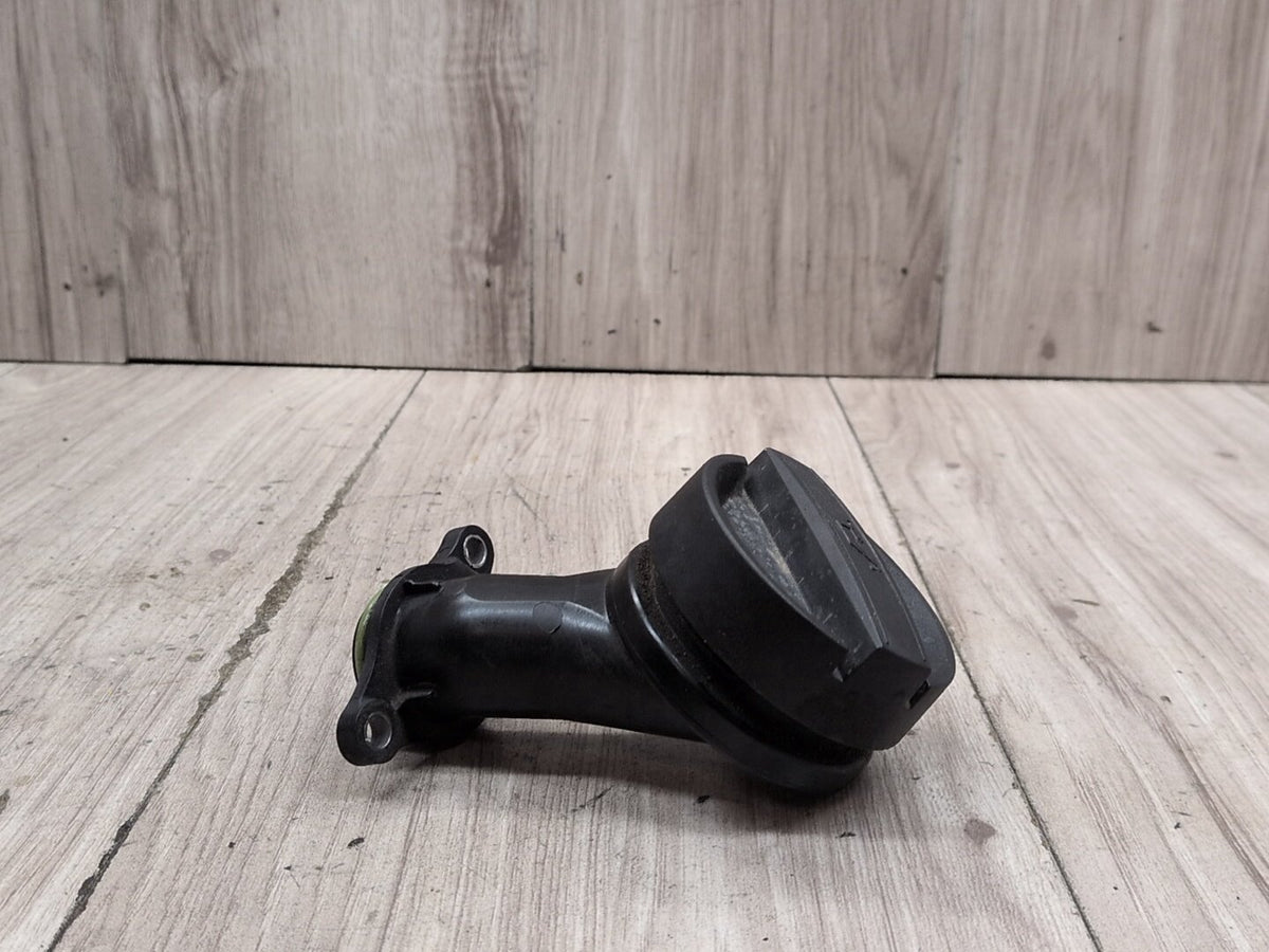16-19 OEM BMW G12 G30 M550 750 N63R Engine Oil Filler Neck