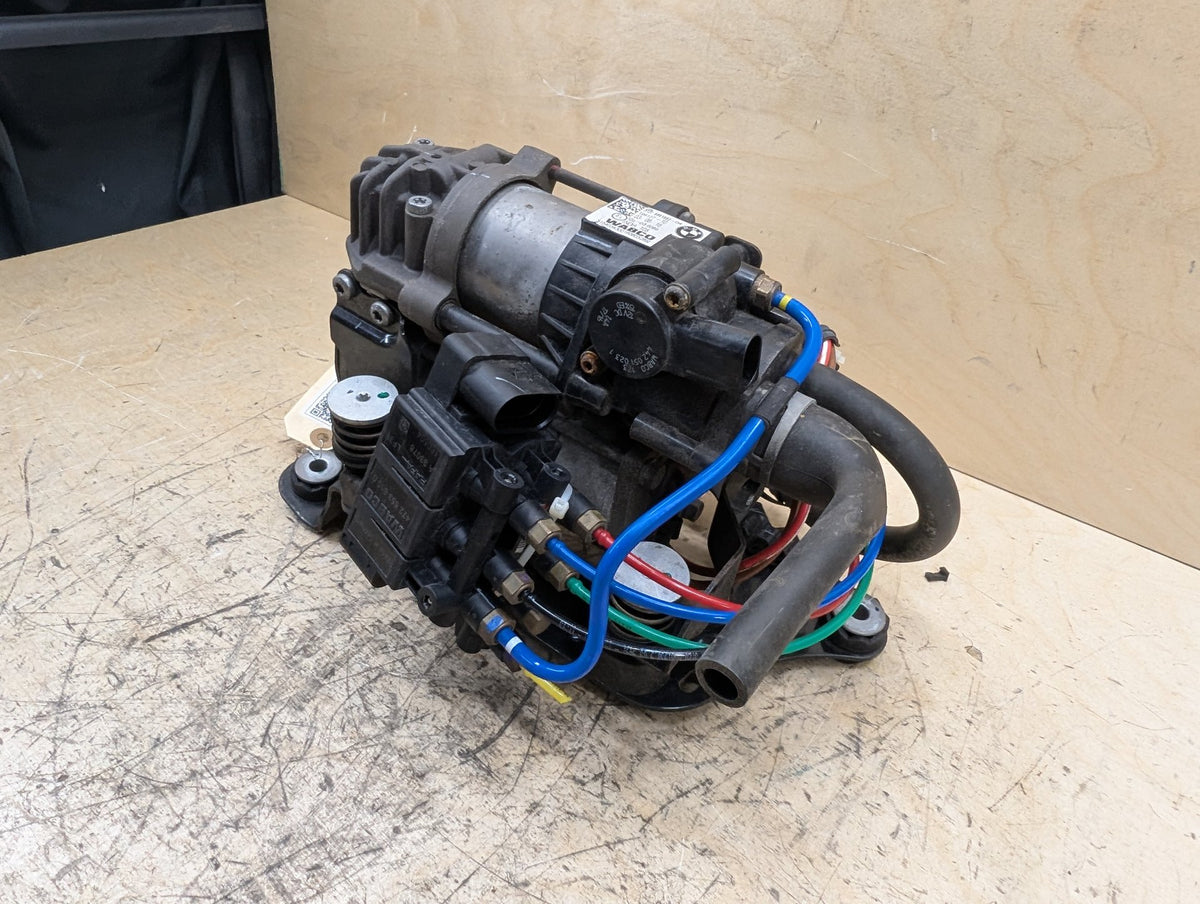 16-22 OEM BMW G11 G12 740 750 M760 Air Suspension Compressor Pump Module Motor