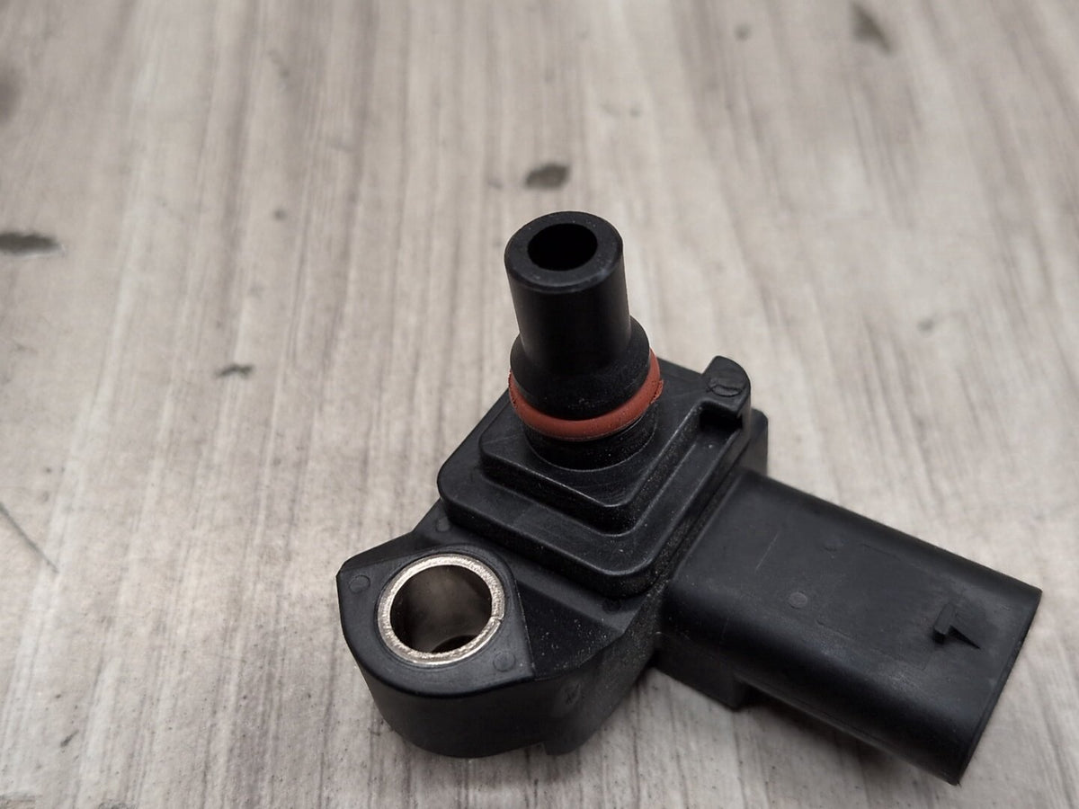 2019-2026 BMW M340i G20 Manifold Absolute Pressure (MAP) Sensor 8637900 OEM
