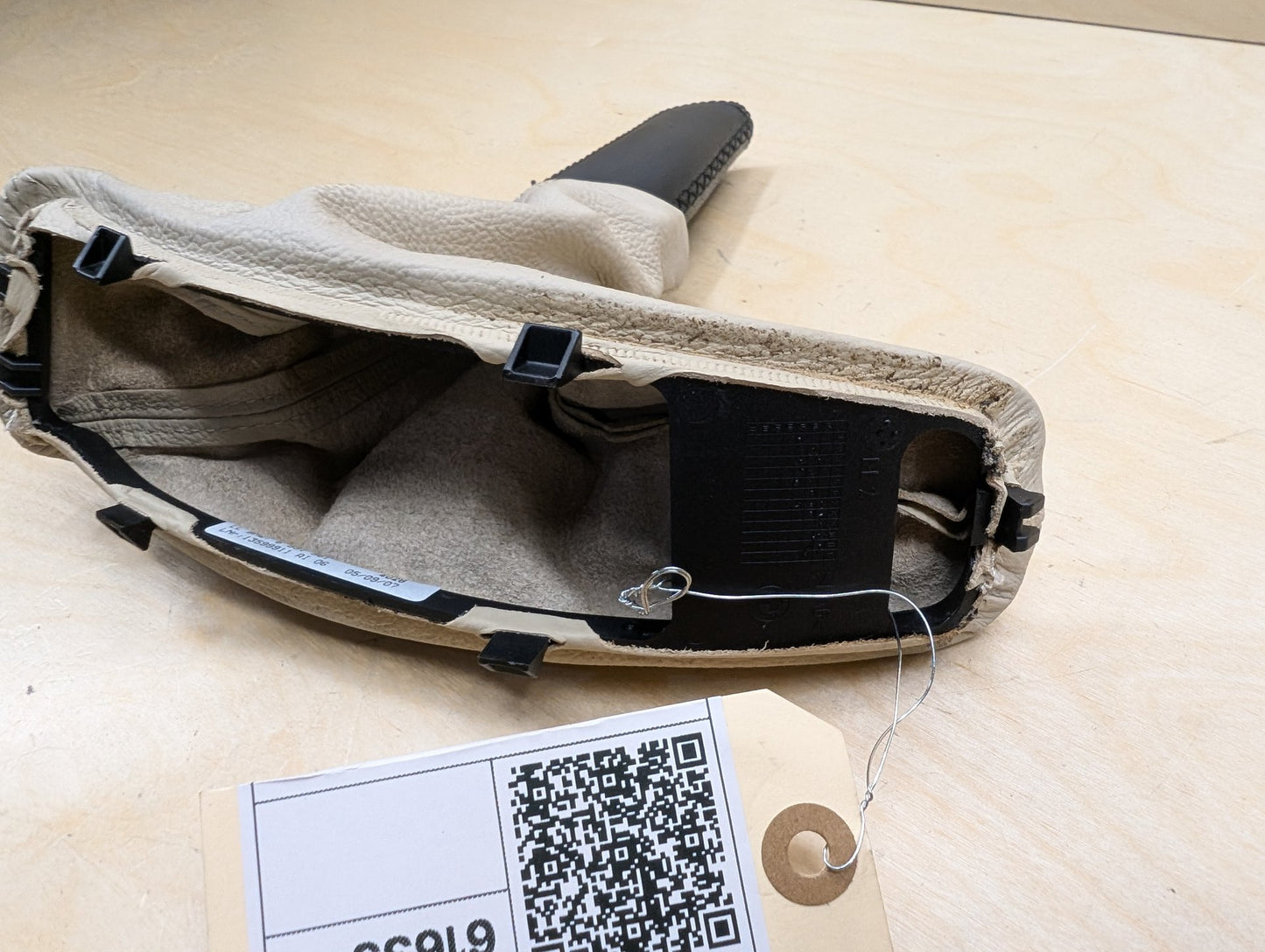 2007-2013 BMW 335i E93 Emergency Handle Brake Cover w/ Boot 6951561
