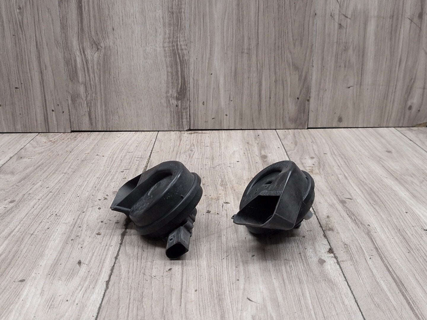 2010-2016 Audi S4 B8 Alarm Horns SET 8T0951223 OEM