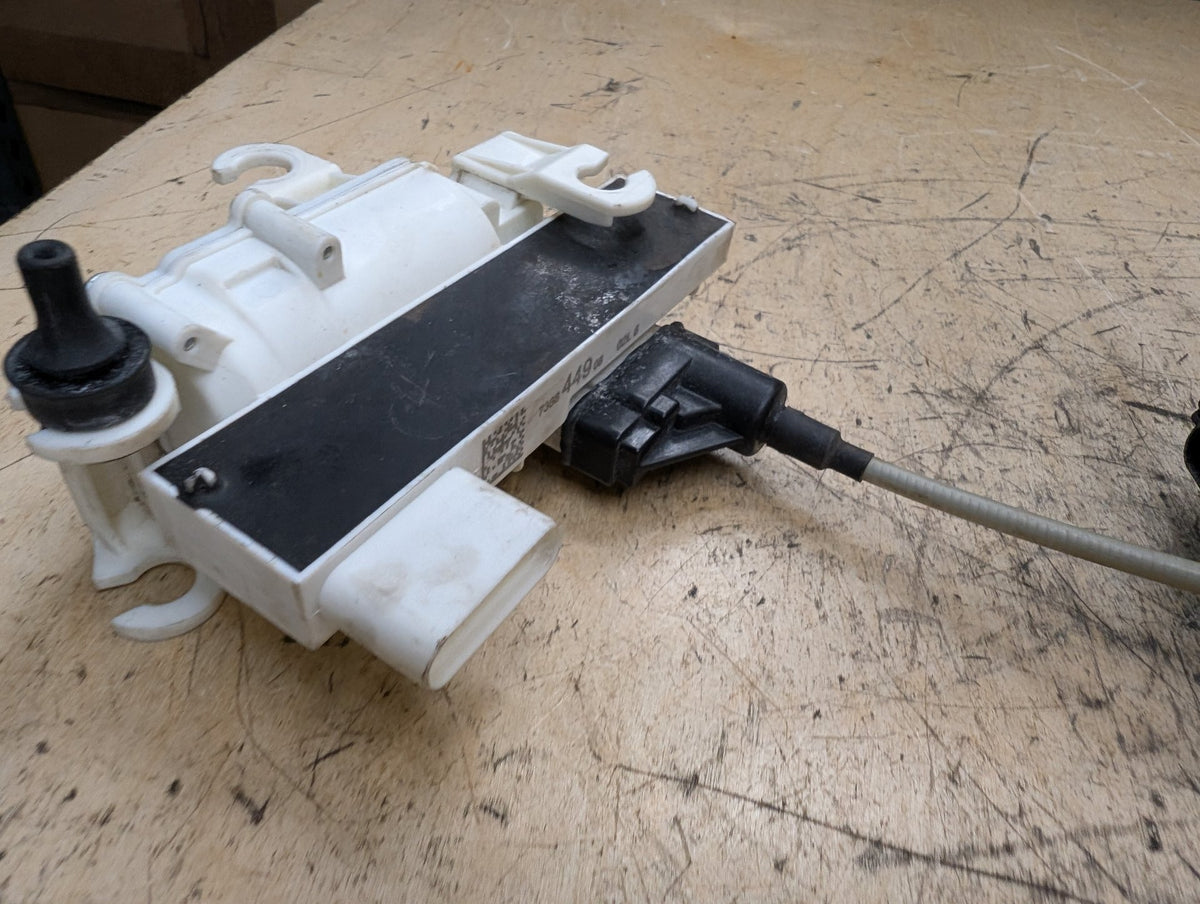 16-22 OEM BMW G11 G12 FRONT LEFT DRIVER Side Door Lock Latch Actuator SOFT CLOSE